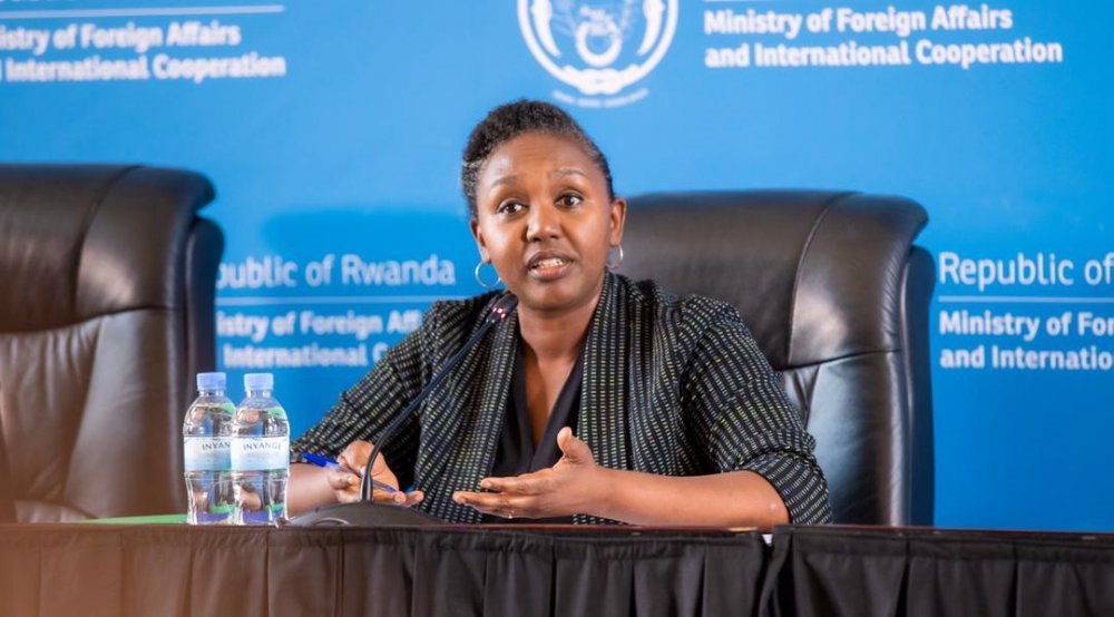 "Pas de leçon à nous donner! : Yolande Makolo réagit face aux propos de HRF