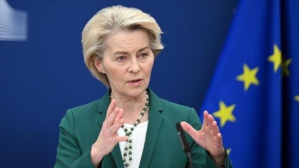 Von der Leyen, présidente de la Commission européenne, survit à un vote de défiance