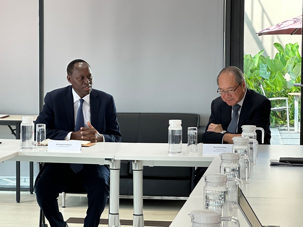 Le président de la cour suprême du Rwanda en visite de trois jours à Singapour
