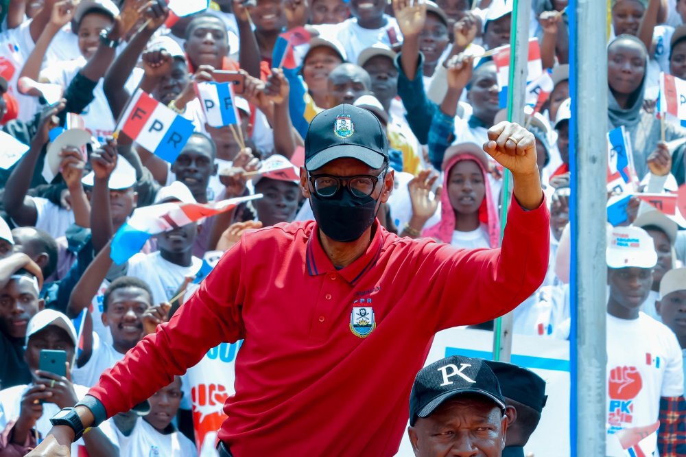 Kagame exhorte les Rwandais à faire des choix éclairés pour l'avenir du pays