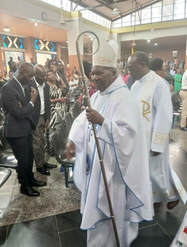 Celebration des 90 ans de Monseigneur Ngabu
