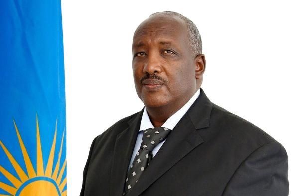 Le sénateur Dusingizemungu fustige les remarques de Le Drian négligeant les causes profondes du conflit en RDC