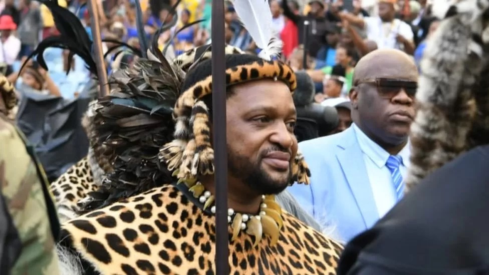 Le roi Zoulou Misuzulu dément les rumeurs d'empoisonnement